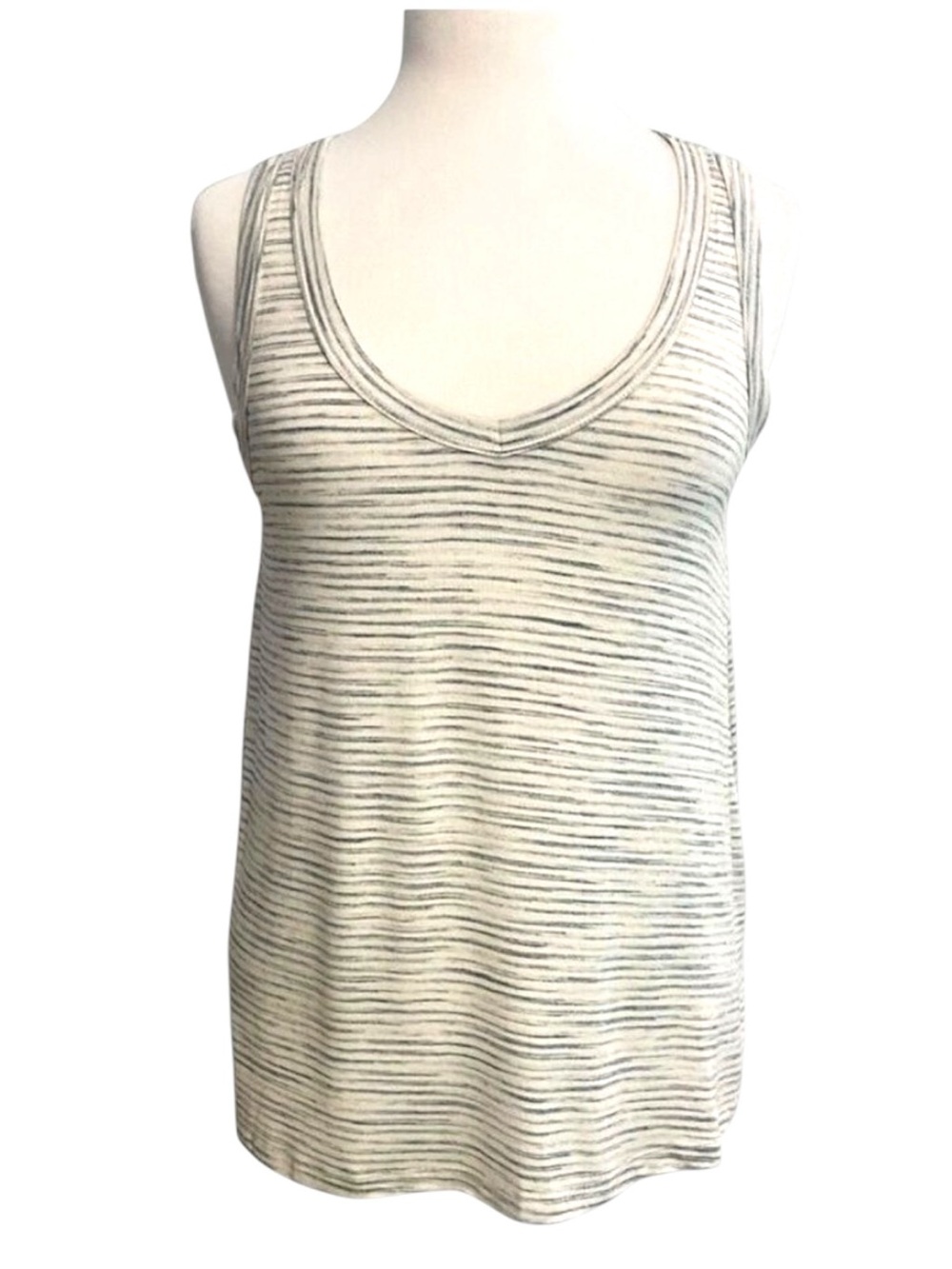 NWT OldNavy camisole ecru white &navy blue lightweight rayon blend V neck medium
